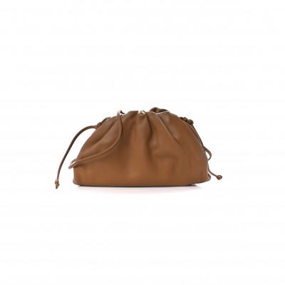 BOTTEGA VENETA BUTTER CALFSKIN THE MINI POUCH CAMEL  (20*13*6cm)