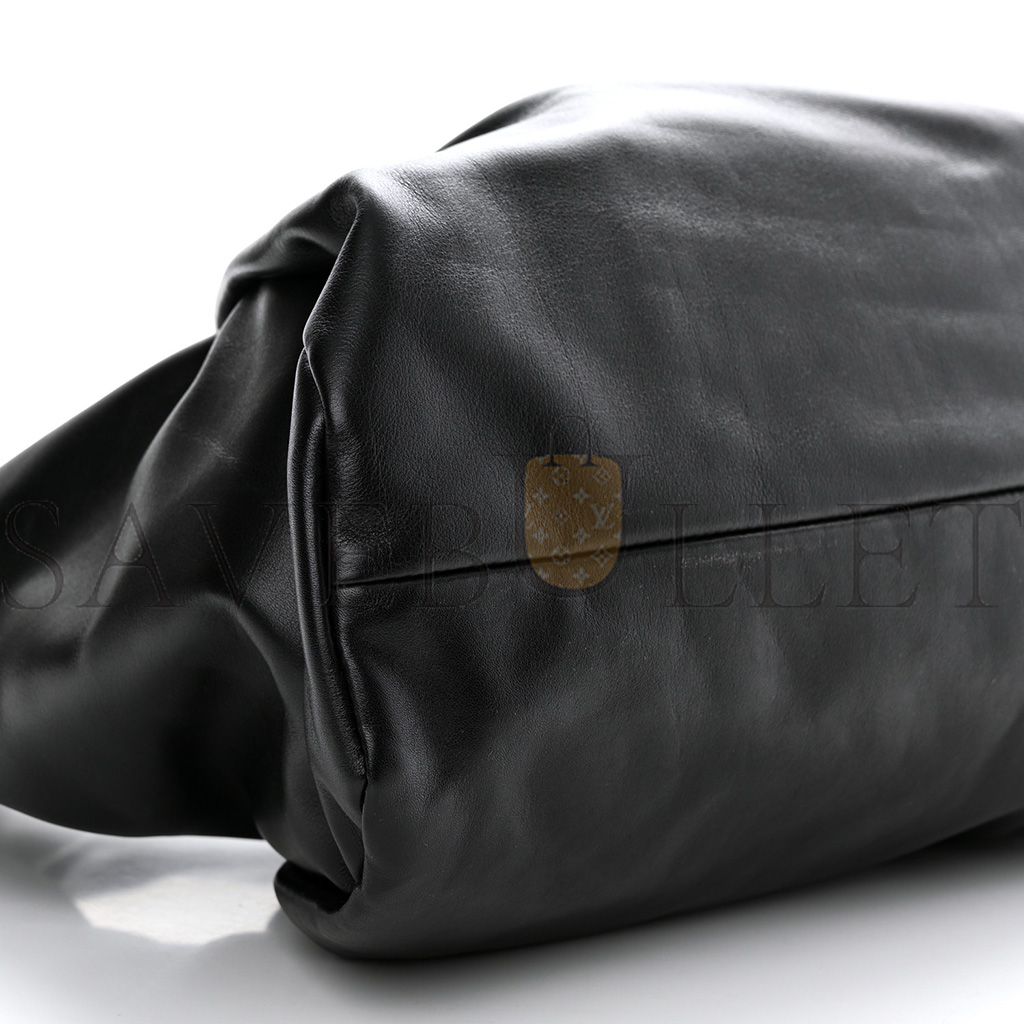 BOTTEGA VENETA SMOOTH BUTTER CALFSKIN SMALL THE SHOULDER POUCH BLACK (39*22*15cm) BOTTEGA VENETA SMOOTH BUTTER CALFSKIN SMALL THE SHOULDER POUCH BLACK (39*22*15cm)