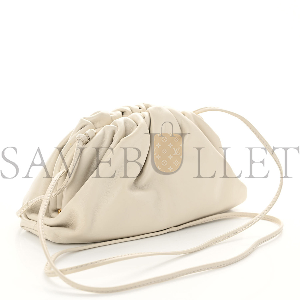BOTTEGA VENETA BUTTER CALFSKIN THE MINI POUCH PLASTER (23*11*5cm) BOTTEGA VENETA BUTTER CALFSKIN THE MINI POUCH PLASTER (23*11*5cm)