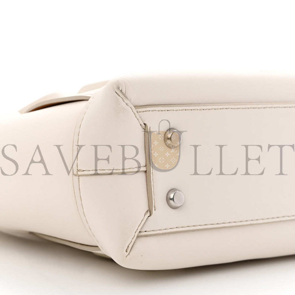 BOTTEGA VENETA FRENCH CALFSKIN MAXI INTRECCIATO SMALL ARCO BIANCO (33*20*9cm) BOTTEGA VENETA FRENCH CALFSKIN MAXI INTRECCIATO SMALL ARCO BIANCO (33*20*9cm)